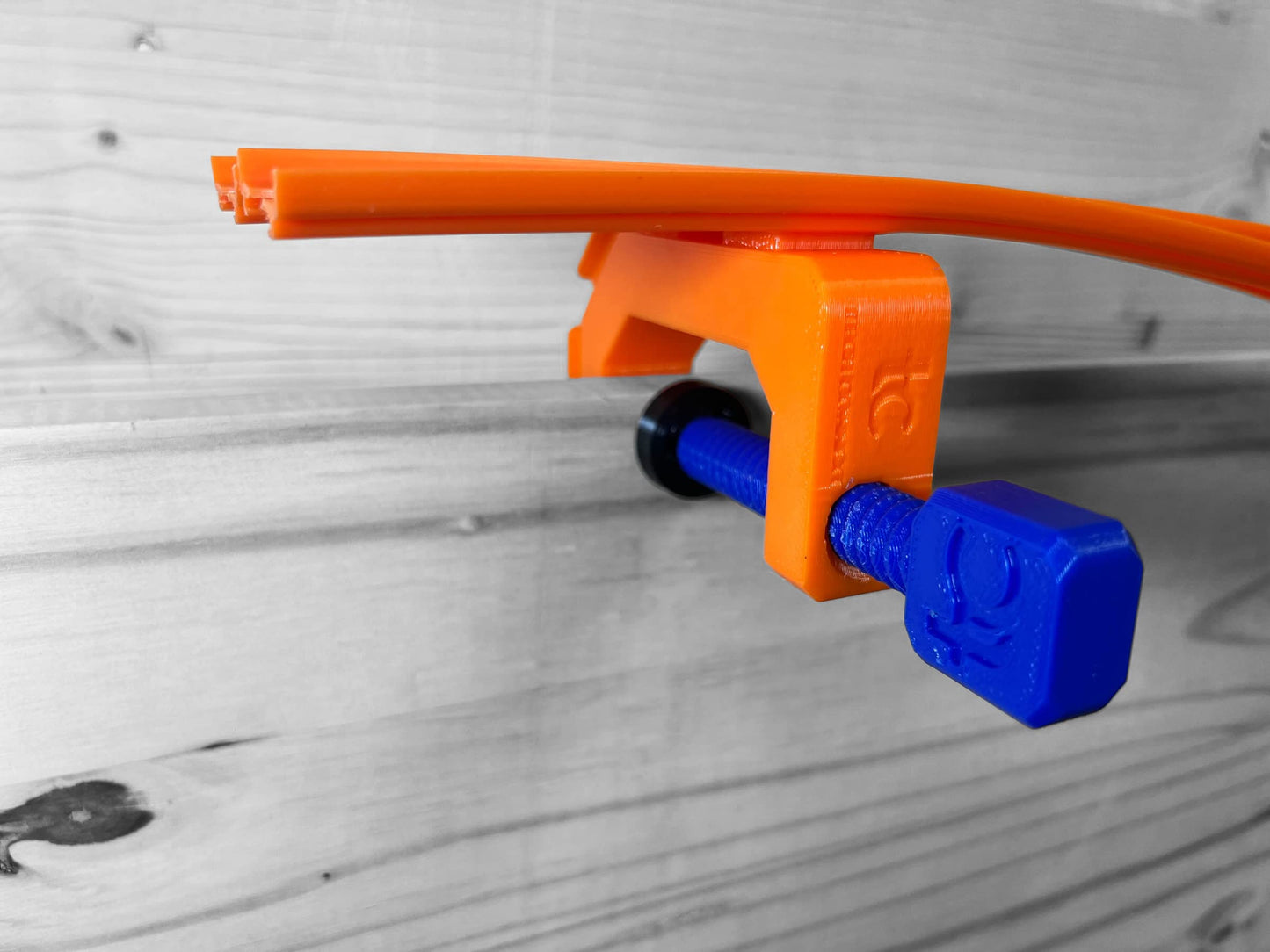 Track Clamp Compatible With Hot Wheels Track (Blue/Orange)