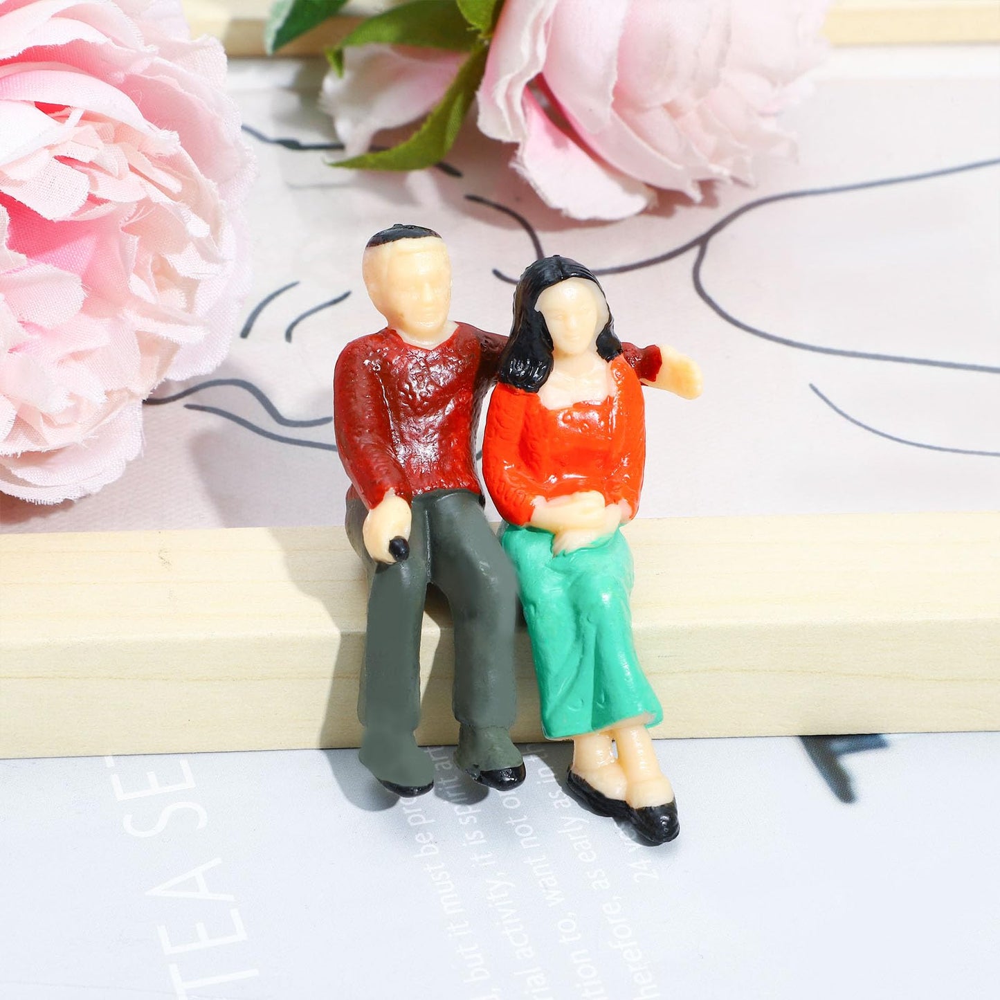 ONEST 16 Pieces 1: 25 Scale Miniature People Figurines Mini Plastic Figurines Dollhouse Accessories Mini Figures Hand Painted St