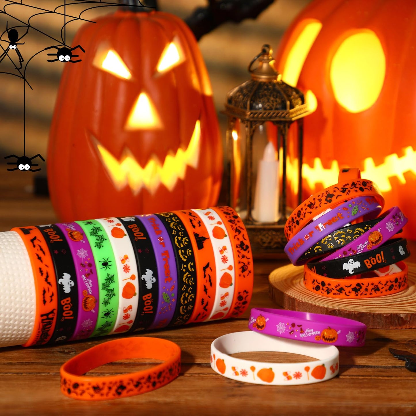 JUNEBRUSHS Halloween Party Favors, 24pcs Halloween Silicone Bracelets Rubber Wristbands for Halloween Party Decorations Trick or