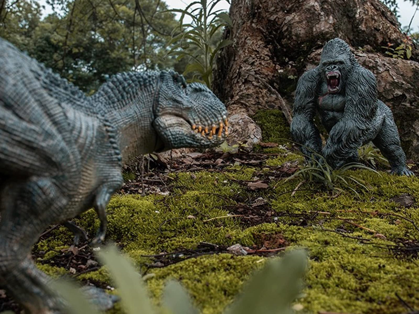 King Kong VS Vastatosaurus Rex Dinosaur Toys with Realistic Rock Action Figure Rampage Gorilla Fight Tarbosaurus Animal Figurine