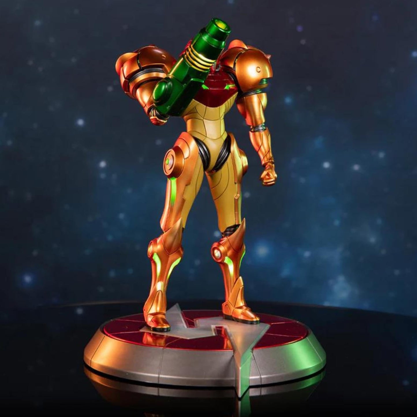 Metroid Prime: Samus Varia Suit Pvc (Collector'S Edition)