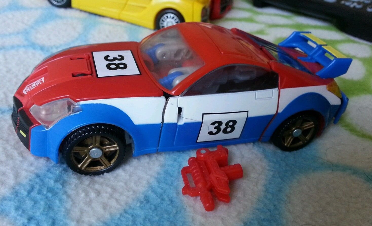 Hasbro Transformers Universe Generation Series 1 Deluxe Figure Smokescreen