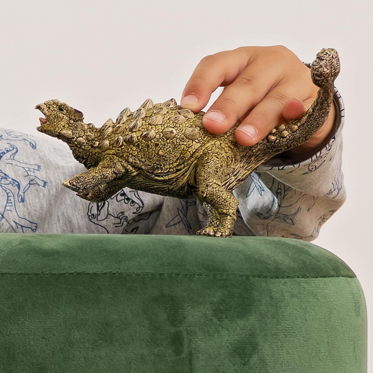 Schleich Dinosaurs Realistic Ankylosaurus Dinosaur Figure - Detailed Prehistoric Jurassic Dino Toy, Highly Durable For Education And Fun For Boys And Girls, Gift For Kids Ages 4+