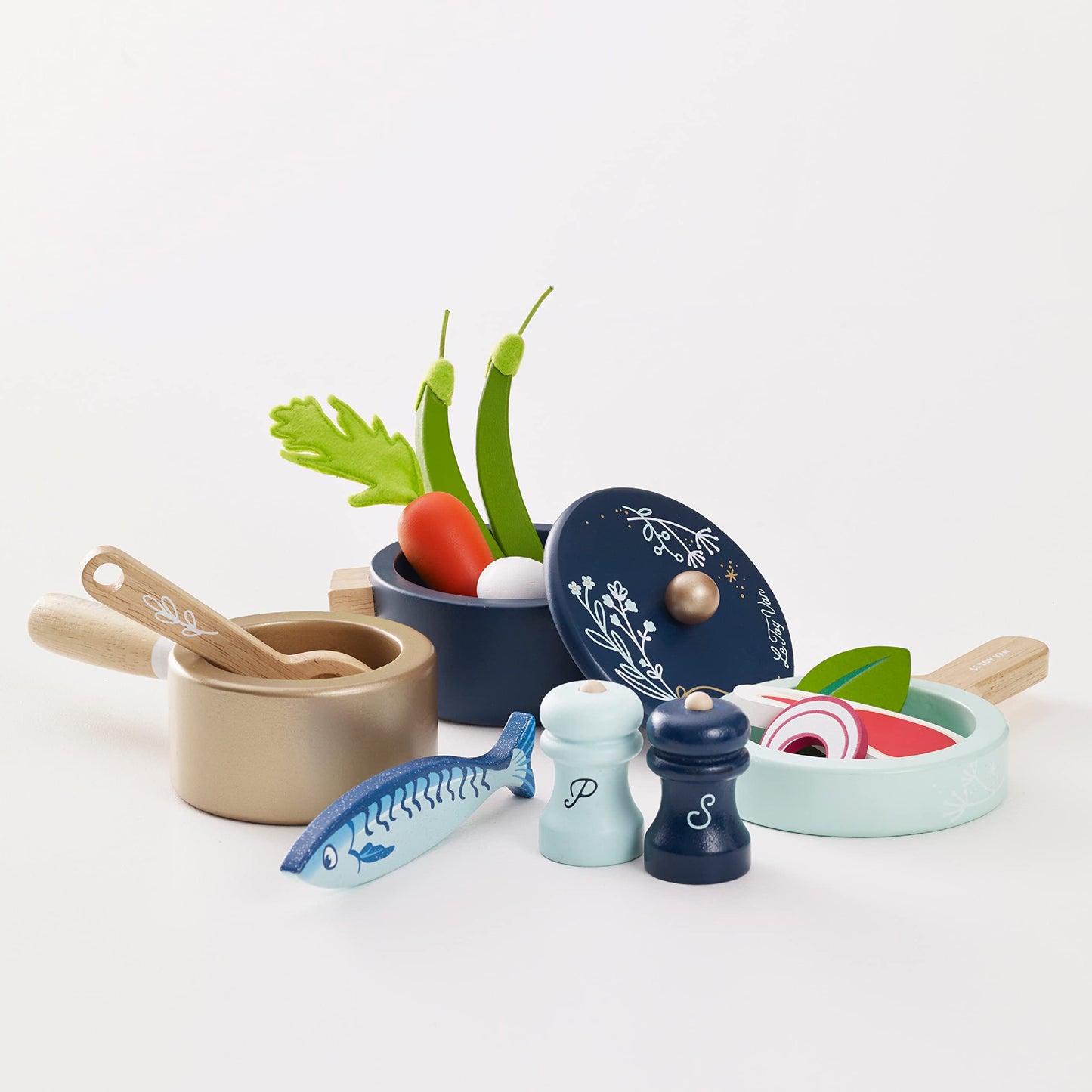 Le Toy Van - Educational Wooden Pretend Kitchen Honeybake Pots and Pans Cooking Set Play Toy | Kids Role Play Toy Kitchen Access
