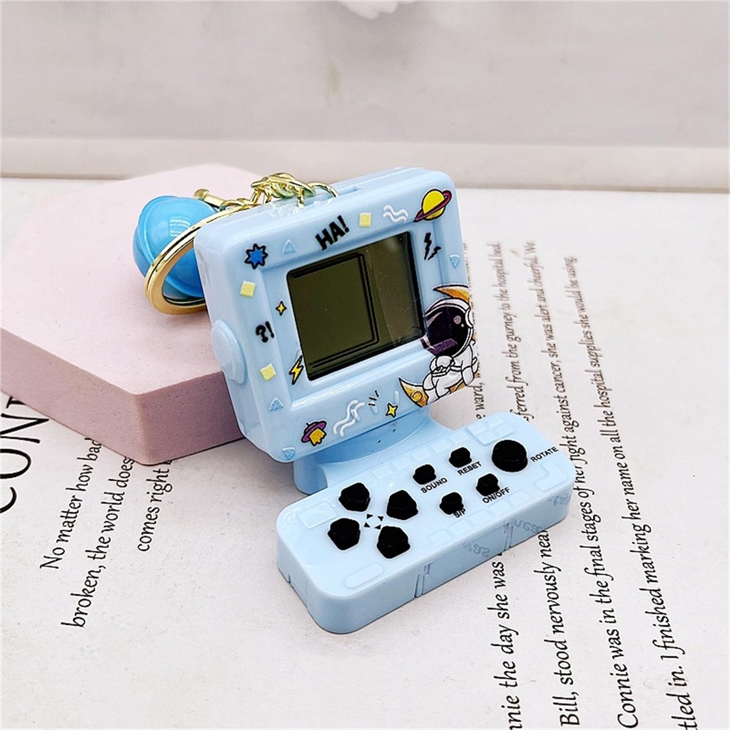 Retro Classic Game Console Pendant Keychain Playable Electronic Miniature Handheld Mini Games Machine With Keychain Ring Gift (X