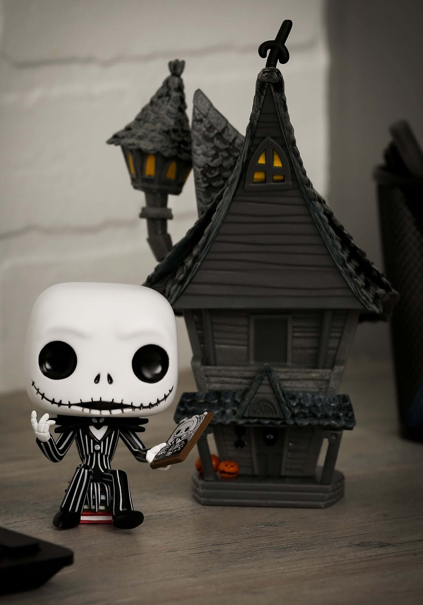 Funko 42599 Pop. Vinyl: Town: Nightmare Before Christmas Jack'S House W Collectible Figure, Multicolour, Us One-Size