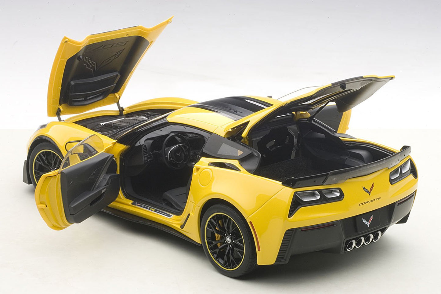 AUTOart 1/18 Model Car - 2016 Chevrolet Corvette C7 Z06 C7R Edition, Yellow/Black, Metal, Model 71260