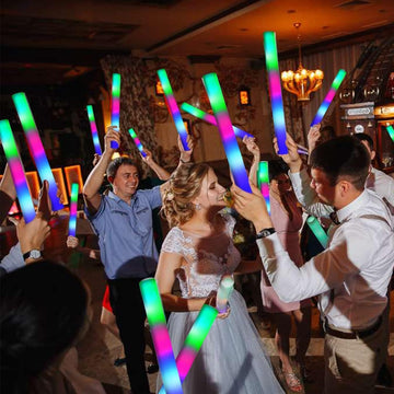 Turnmeon 32 Pcs Giant 16 Inch Foam Glow Sticks Party Supplies Favors 3 Modes Color Changing Led Light Sticks Glow Batons Glow In The Dark Accessory For Birthday Wedding Concert Party Sport Events