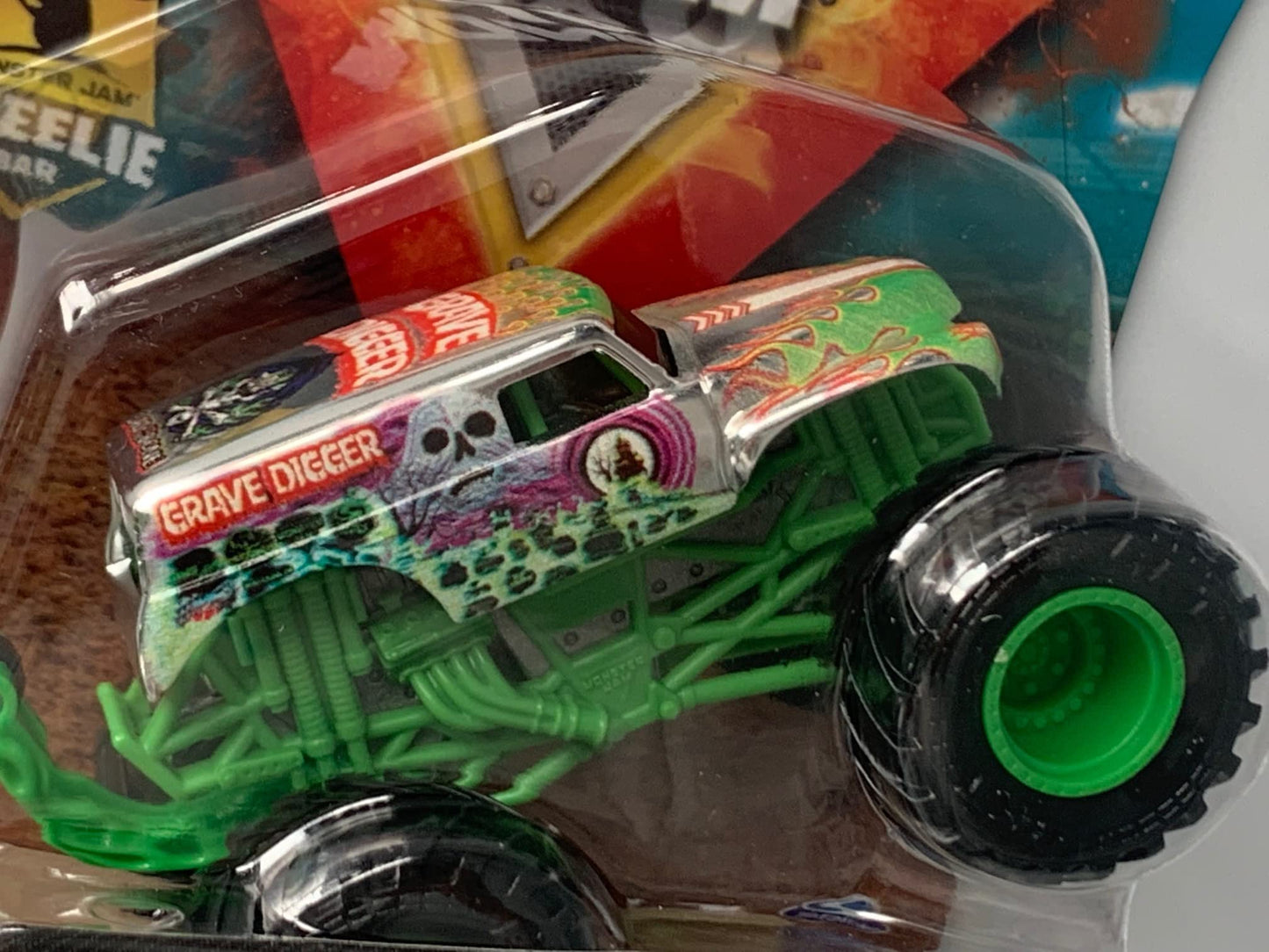 MonsterJam Grave Digger (Chrome), Wheelie Series 21 (1:64 Scale diecast)