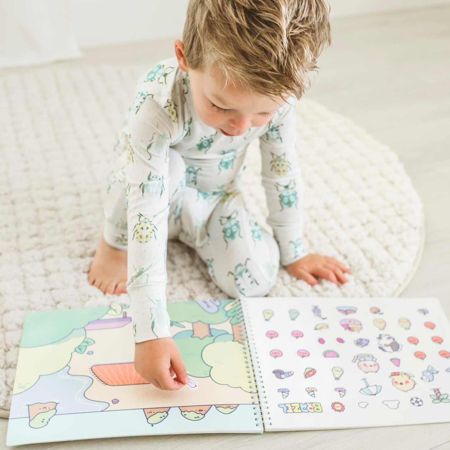 Cute Foods Around The World Sticker + Coloring Book (500+ Food Stickers For Kids & 12 Coloring Pages)- Side By Side Sticker Acti