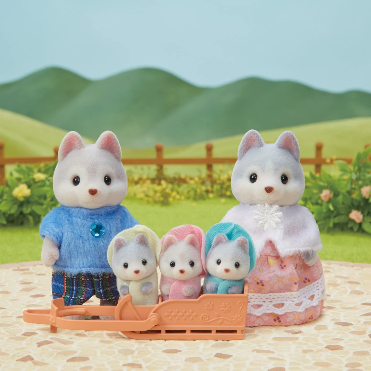 Calico Critters Husky Family - Set Of 5 Collectible Doll Figures For Ages 3+