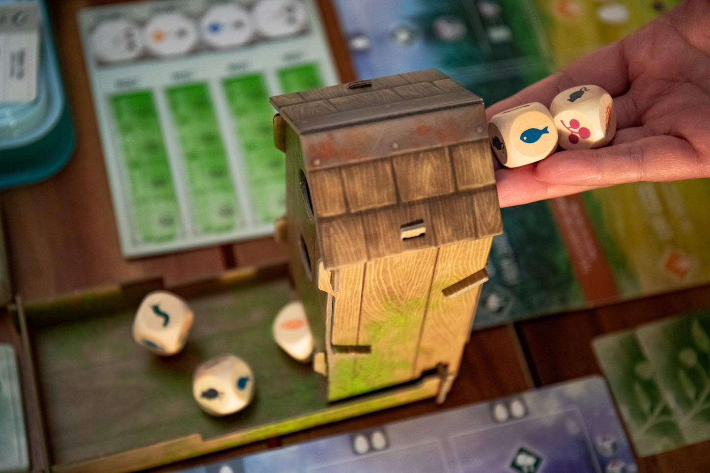 Stonemaier Games: Wingspan (Base Game) By Elizabeth Hargrave | A Relaxing, Award-Winning Strategy Board Game About Birds For Adults And Family | 1-5 Players, 70 Mins, Ages 14+