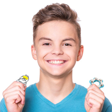 Hicarer 8 Pieces Fidget Toys Set Includes 4 Flippy Roller Chain And 4 Six Roller Bike Chain Toys For Adults And Teenagers In Learning Help (Purple, Pink, Yellow, Light Blue)