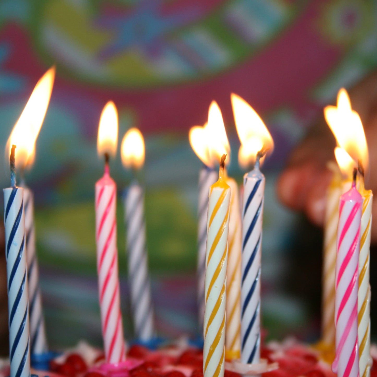 BEST PARTY EVER! Quick Light Birthday Candles - Multi-Color 4-Pack - Paraffin Wax - Amazing Chain Reaction - Model 3439A
