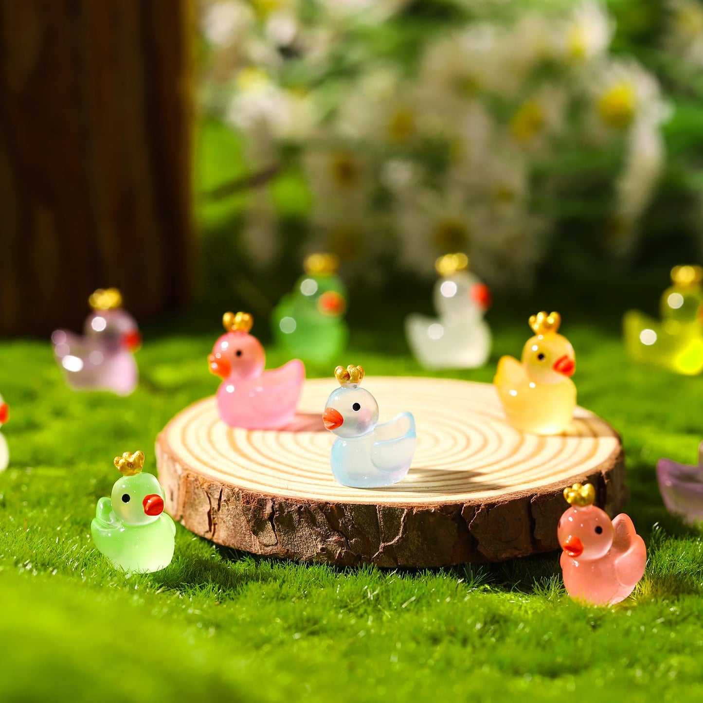 Fuyamp 120 Pieces Luminous Mini Resin Ducks with Crown Miniature Figures Micro Fairy Garden Landscape Aquarium Tiny Ducks Dollho