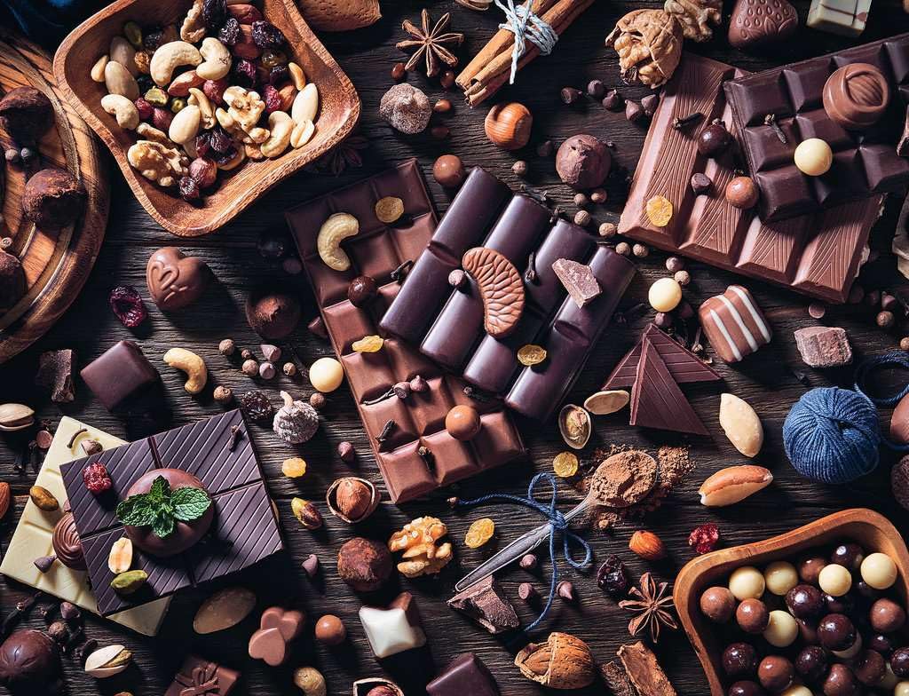 Ravensburger 2000 Piece Chocolate Paradise Jigsaw Puzzle | Softclick Technology | 39 x 30 in | Multicolor | Ideal for Adults & Enthusiasts
