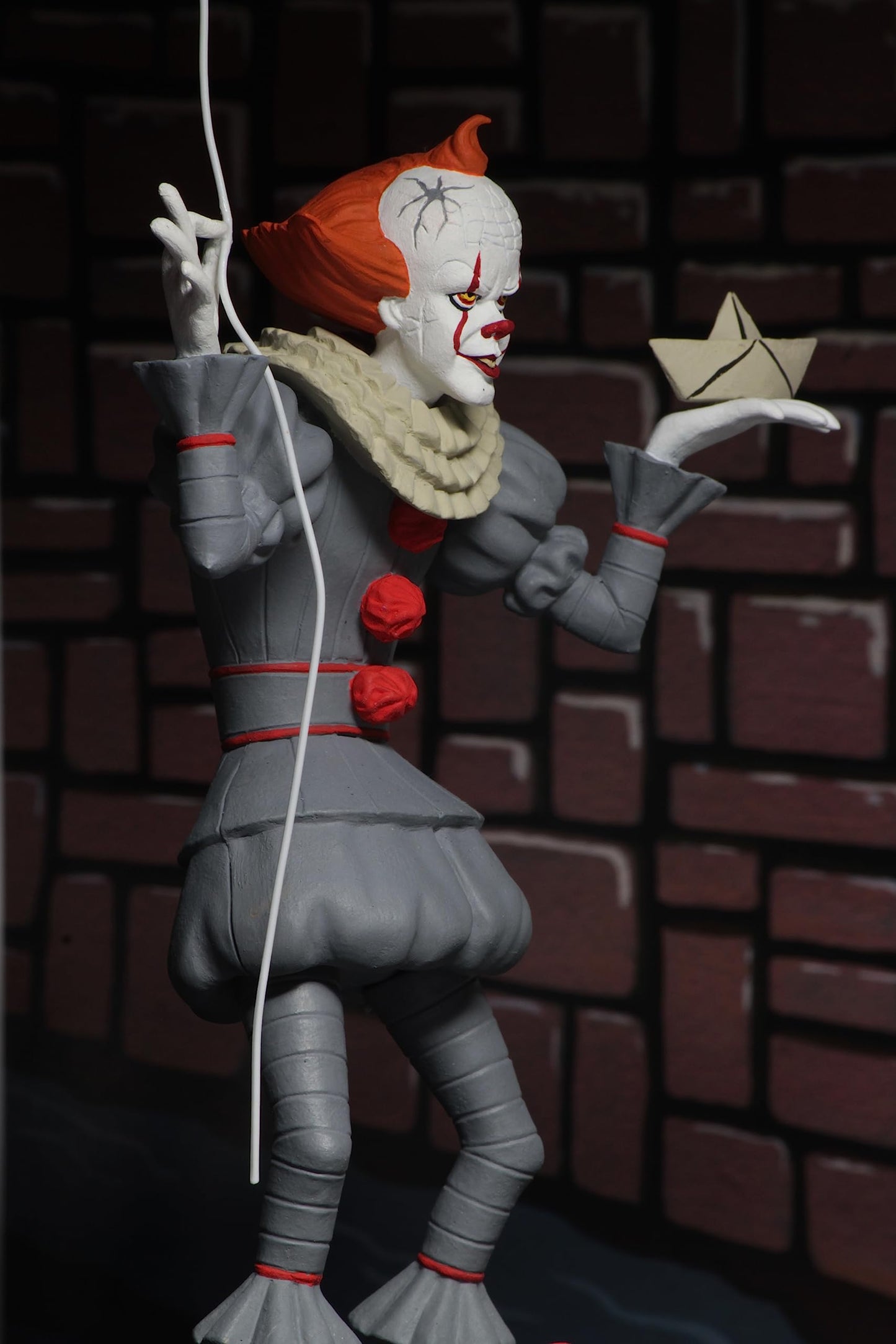Neca Toony Terrors - It - 6” Scale Action Figure - Stylized Pennywise (2017)