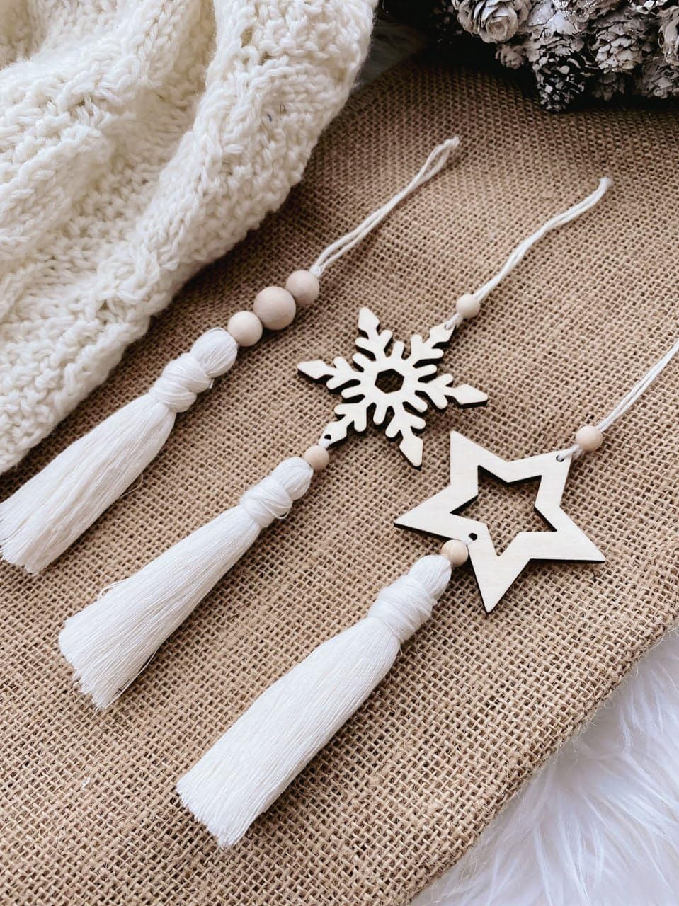 Curious Button Set Of 10 Pcs Beads Stars Snowflake Christmas Wood Crafts To Paint For Kids, Paintable Unfinished Wooden Slices F