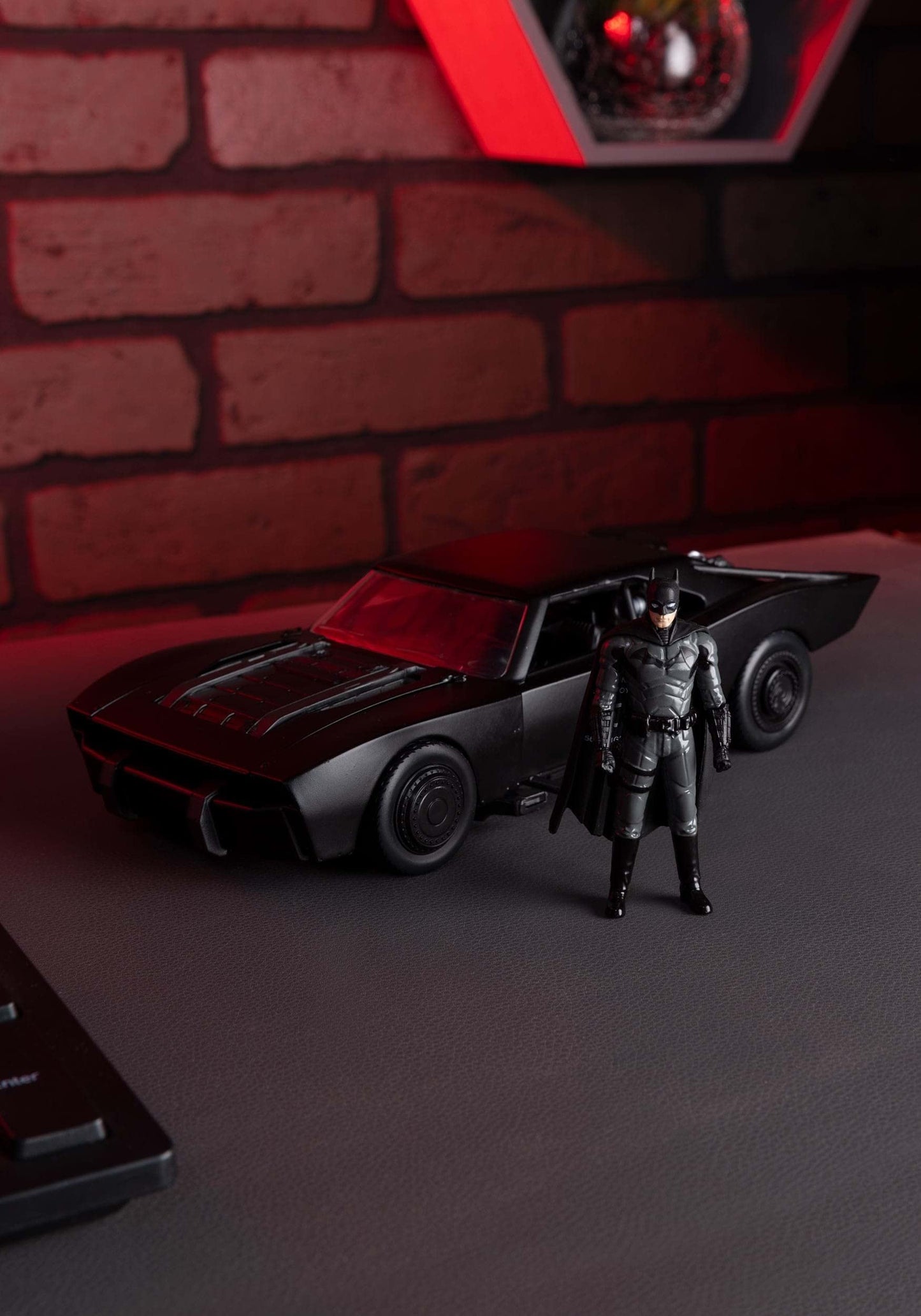Dc Comics 1:24 The Batman Batmobile Die-Cast Car W/ 2.75' Batman Figure, Toys For Kids And Adults,Black/Silver