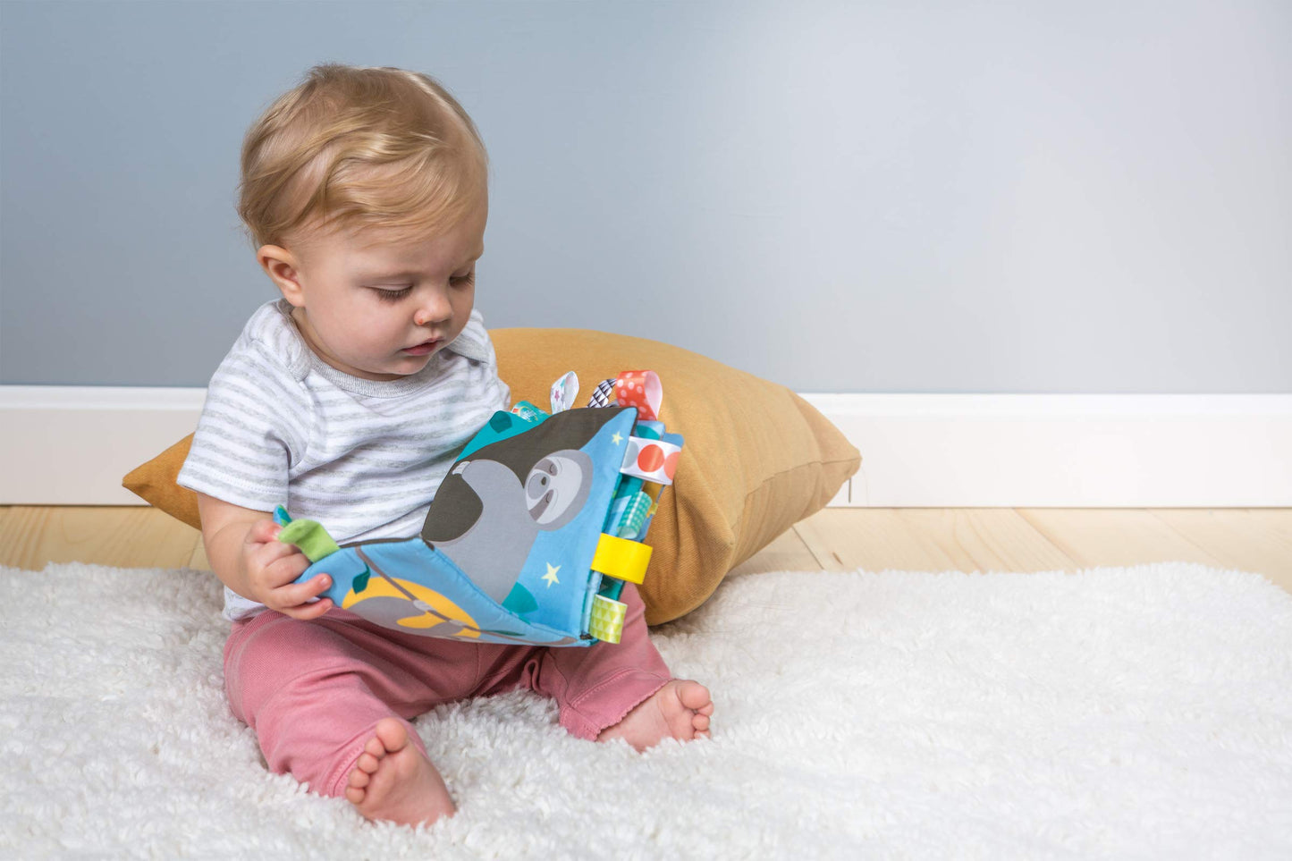 Mary Meyer Taggies Soft Cloth Book, Crinkle Paper & Squeaker, 6x6 Inch, White, Model 40244