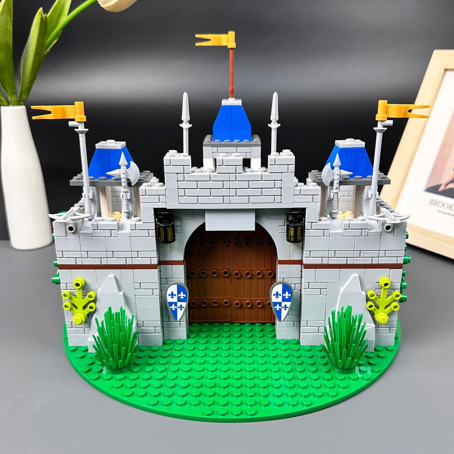 Usoway Medieval Knight Castle Building Blocks Set, 12 Knights Figures, Model 607016, Compatible with Lego, One Size, Plastic, Ages 6+