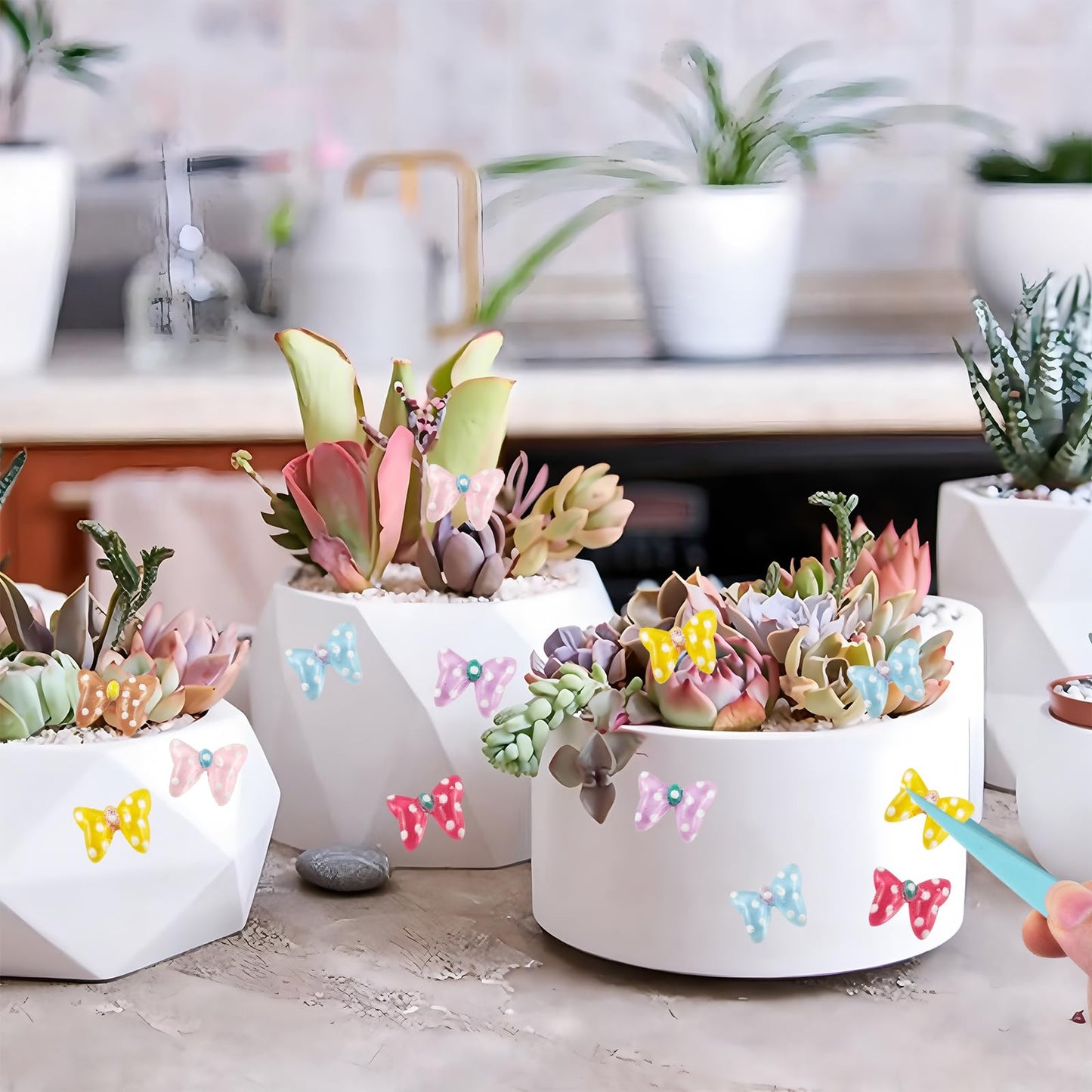 WOZADU 100 PCS Mini Resin Bow Figures for Crafts Tiny Resin Miniature Things for Dollhouse Fairy Garden Micro Landscaping Decoration Cake Toppers Decor