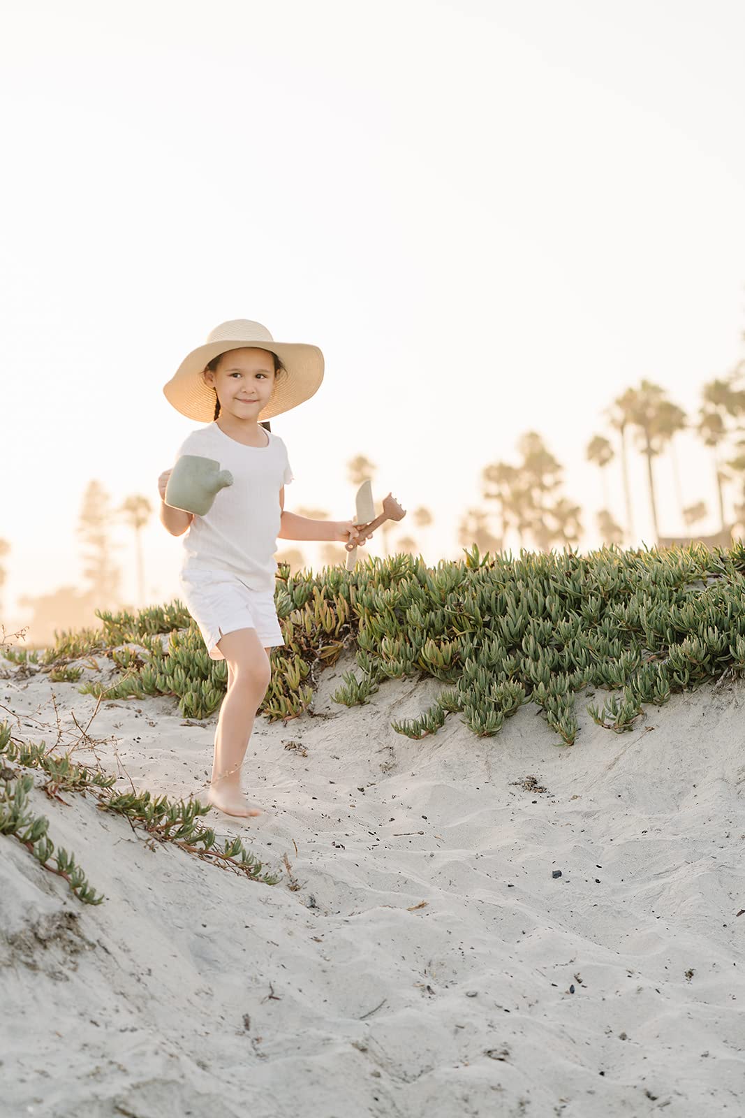 Marlowe & Co Silicone Gardening Set  Garden Tools and Beach Toys for Children (Dried Thyme)