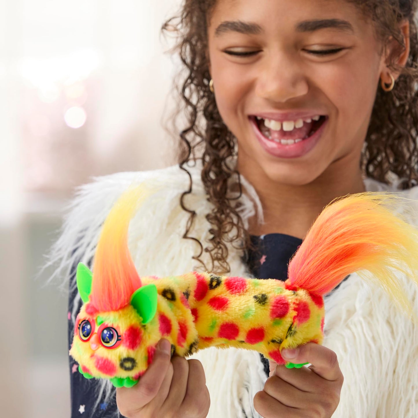 FURBY DJ Furblets Pepp-Oh-Roni Mini Electronic Plush Toy with Funny Stretchable Sound Effects & Music, Speaks Furbish, Pizza Col