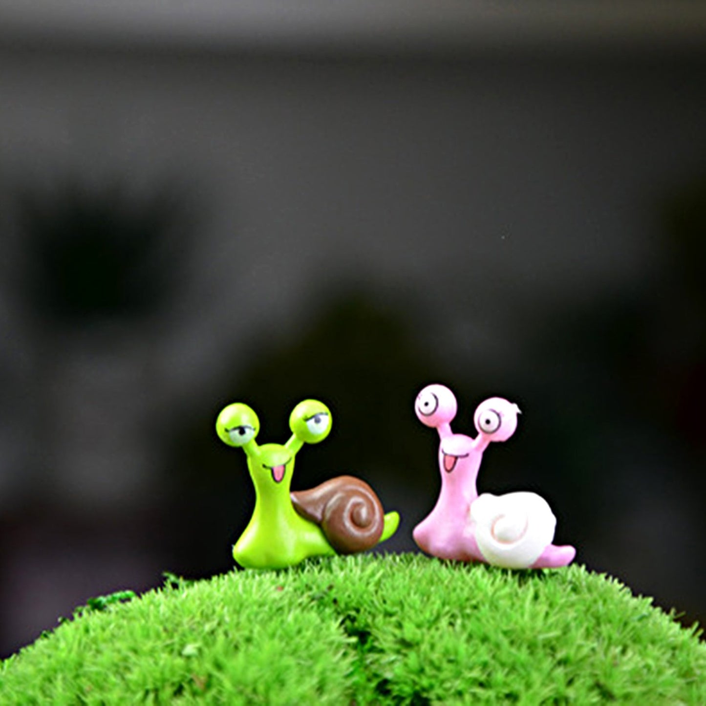 Bronagrand 10Pcs Garden Ornament Miniature Snail Figurine Resin Craft Fairy Dollhouse Decor Bonsai Plant Decoration