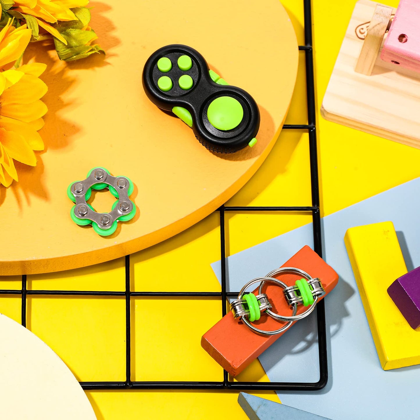 3 Pieces Handheld Mini Sensory Fidget Toy Set Includes Six Roller Chain And Key Flippy Chain Bike Chain Fidget Handheld Fidget Pad Stress Relief Toys For Adults Teens Relieve Stress(Black And Green)