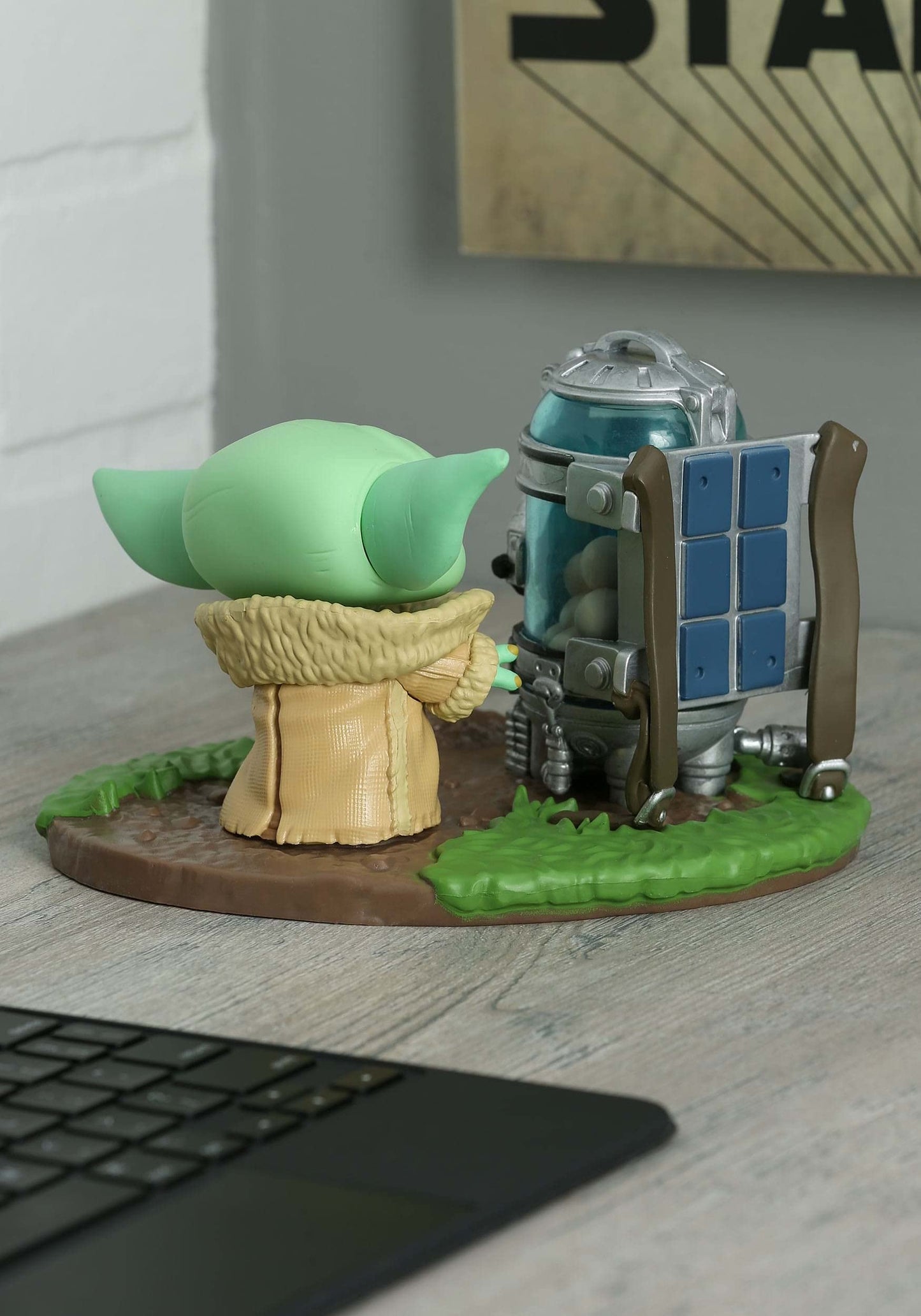 Funko Pop Deluxe Star Wars: The Mandalorian - The Child With Canister, Multicolor, Standard