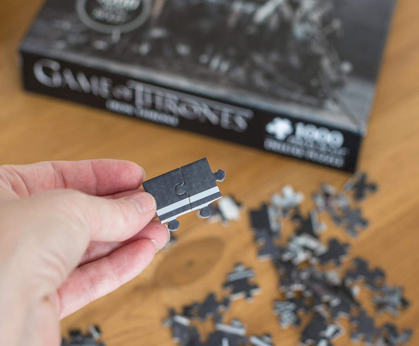 Dark Horse Deluxe Game Of Thrones: Iron Throne Deluxe Puzzle (1000 Piece)
