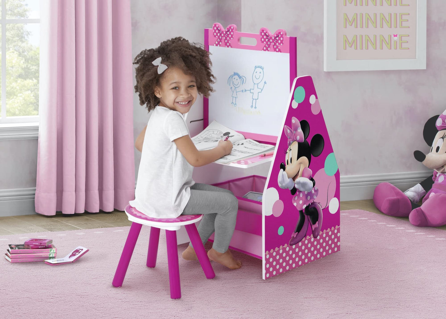Delta Children Deluxe Kids Art Table | Easel, Desk, Stool, Toy Organizer, Disney Minnie Mouse