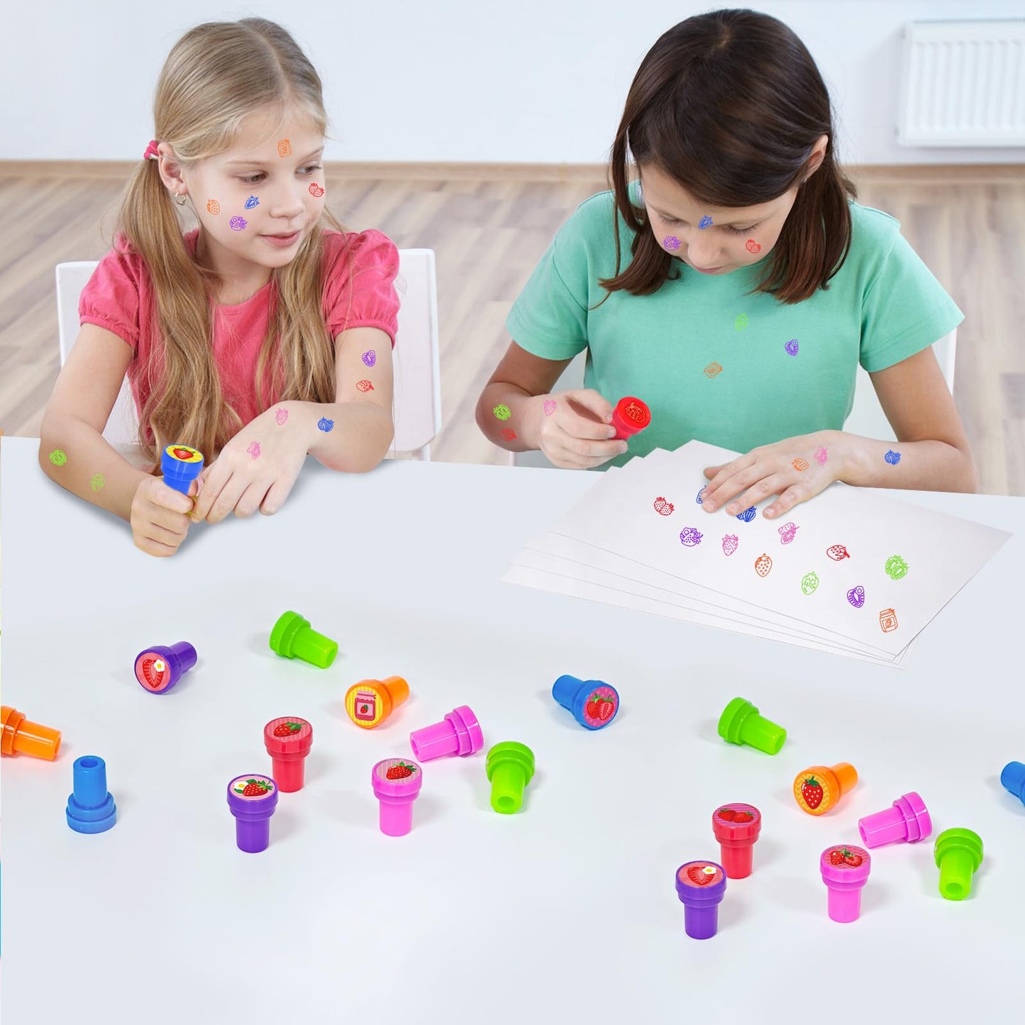Cinrobiye 24 Pcs Strawberry Stampers for Kids, Cute Fruit Party Favors, Pink Stamps for Birthday Party Supplies, Carnival Prizes