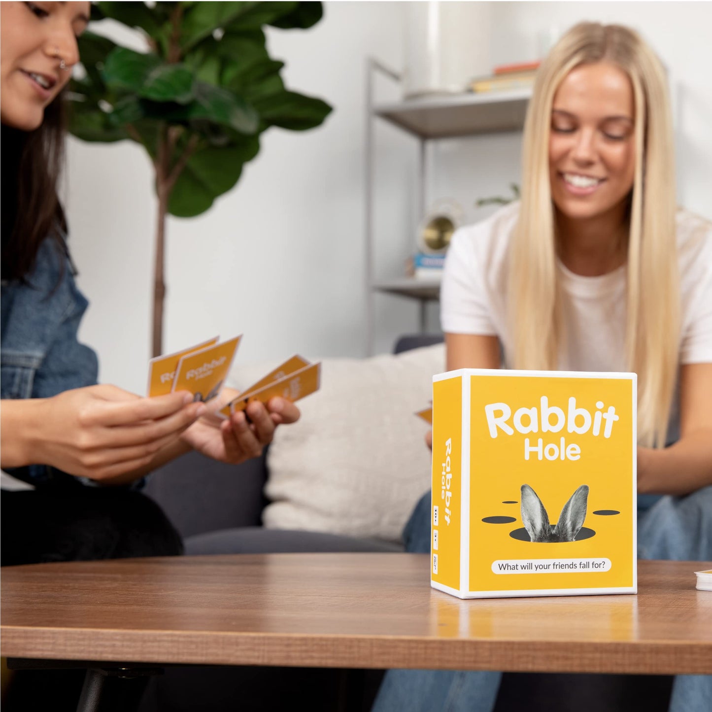 RABBIT HOLE Party Game - Family Card Game for All Ages - Fun for Kids, Teens, Adults - Model DYE-1200 - Mehrfarbig