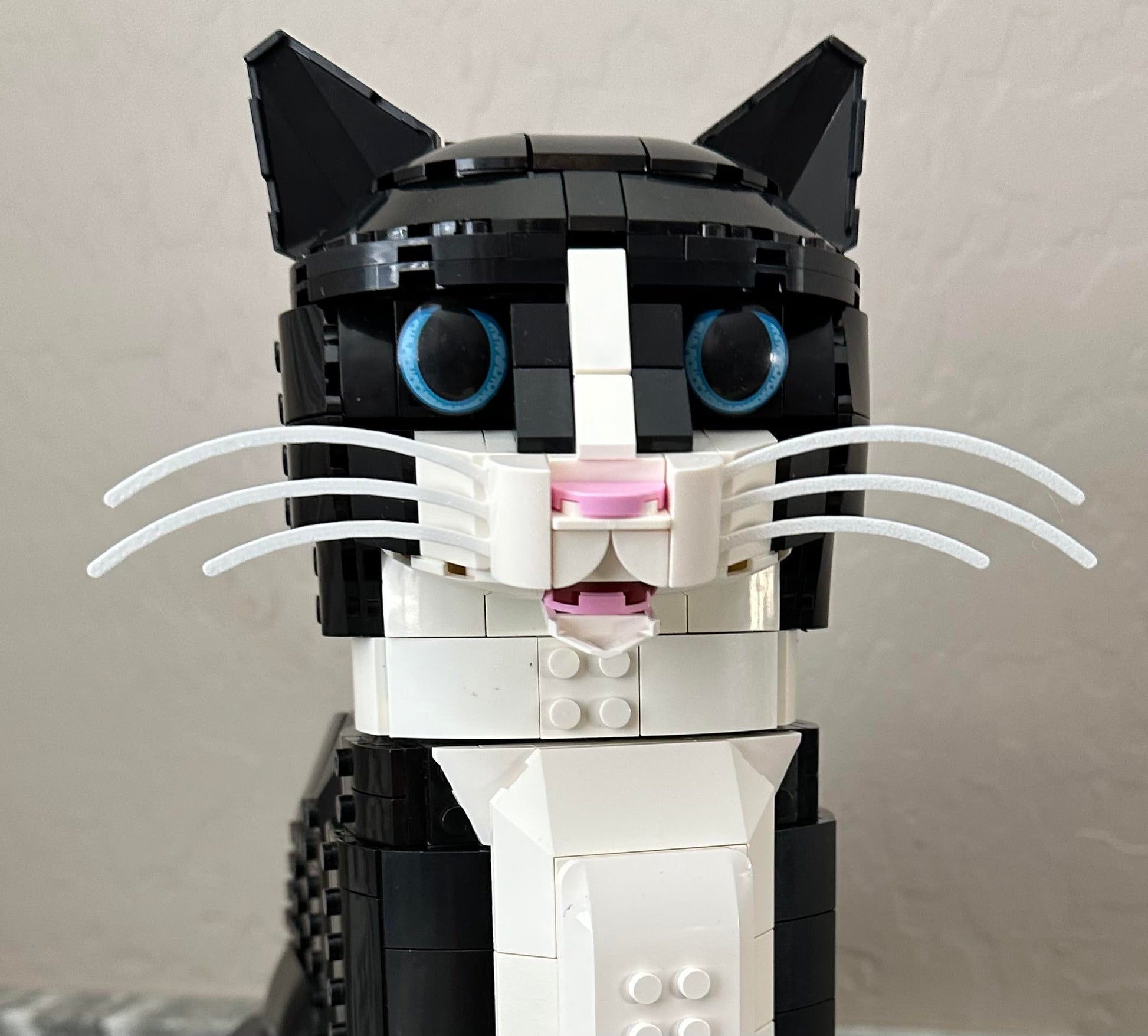 Whiskers for Lego? 21349 Ideas Tuxedo Cat - Snap-in Accessory  6-Pack (3 Sets) - Compatible with Model 21349-New