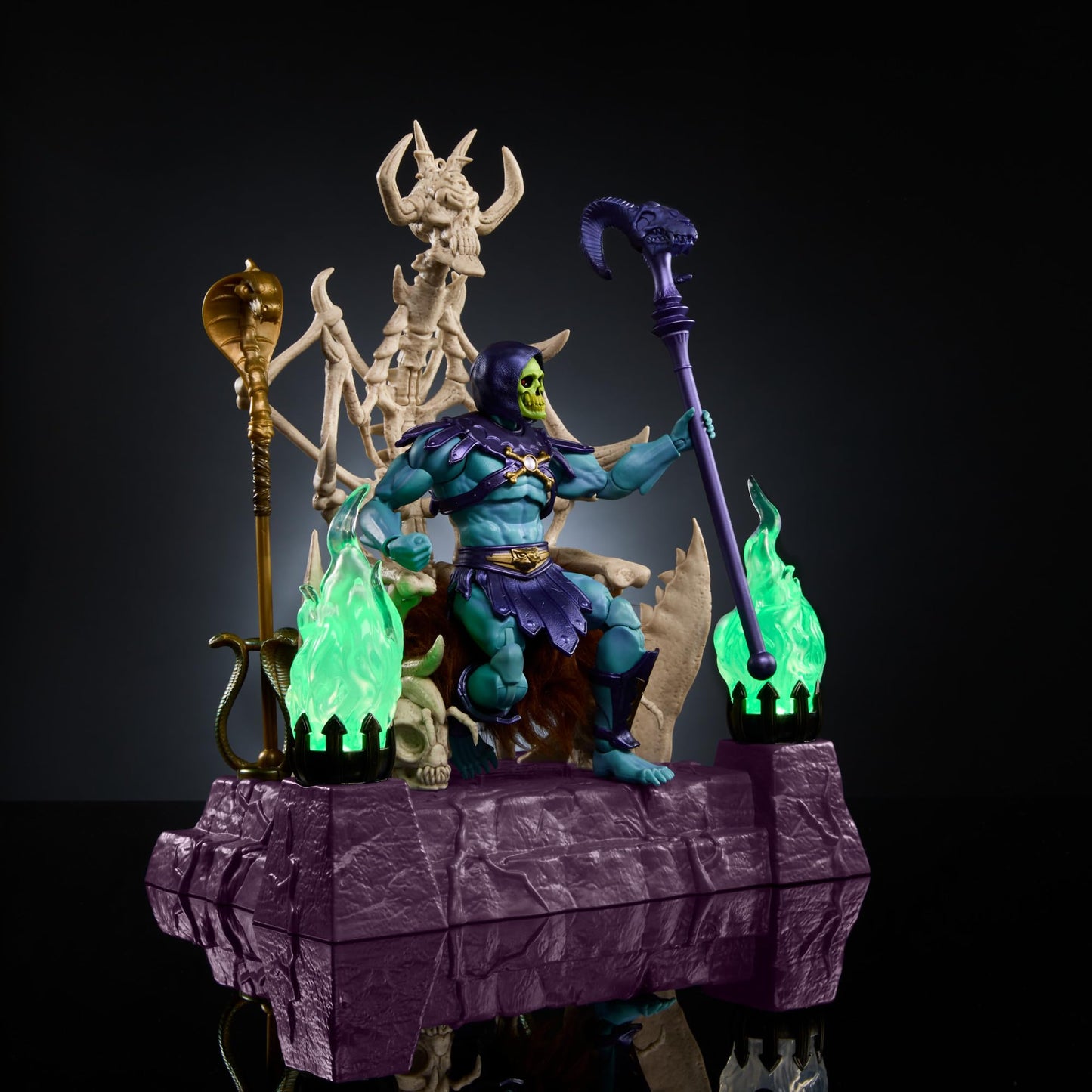 Masters Of The Universe Masterverse Skeletor Action Figure And Throne Set, Motu Toy, Lighted Throne, Detachable Hood And Cape, 2 Rod Accessories, Hxx63