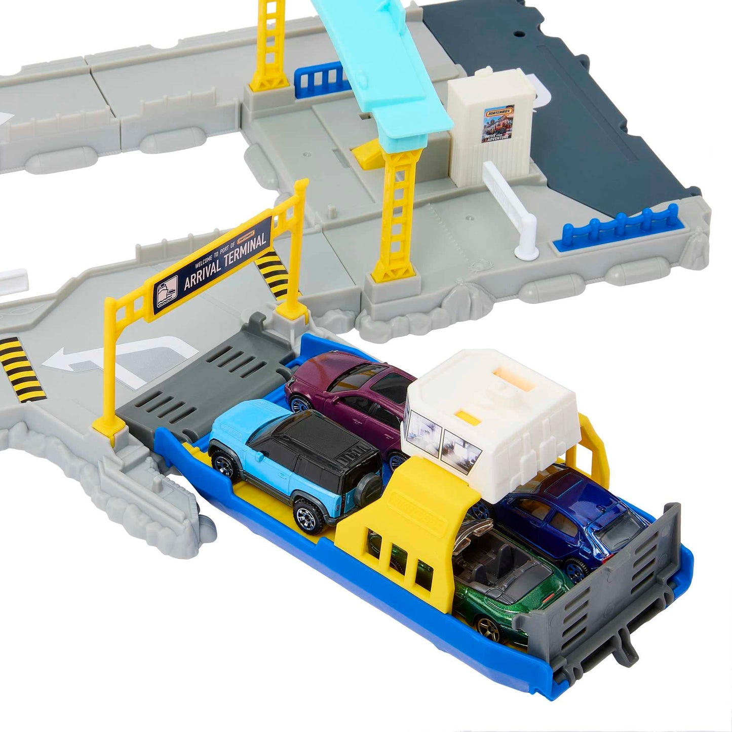 Matchbox HMH29 Ferry Port Set, Multi-Coloured, Small Plastic Toy for Kids 3+, Detachable Wheeled Ferry and Land Rover Activation