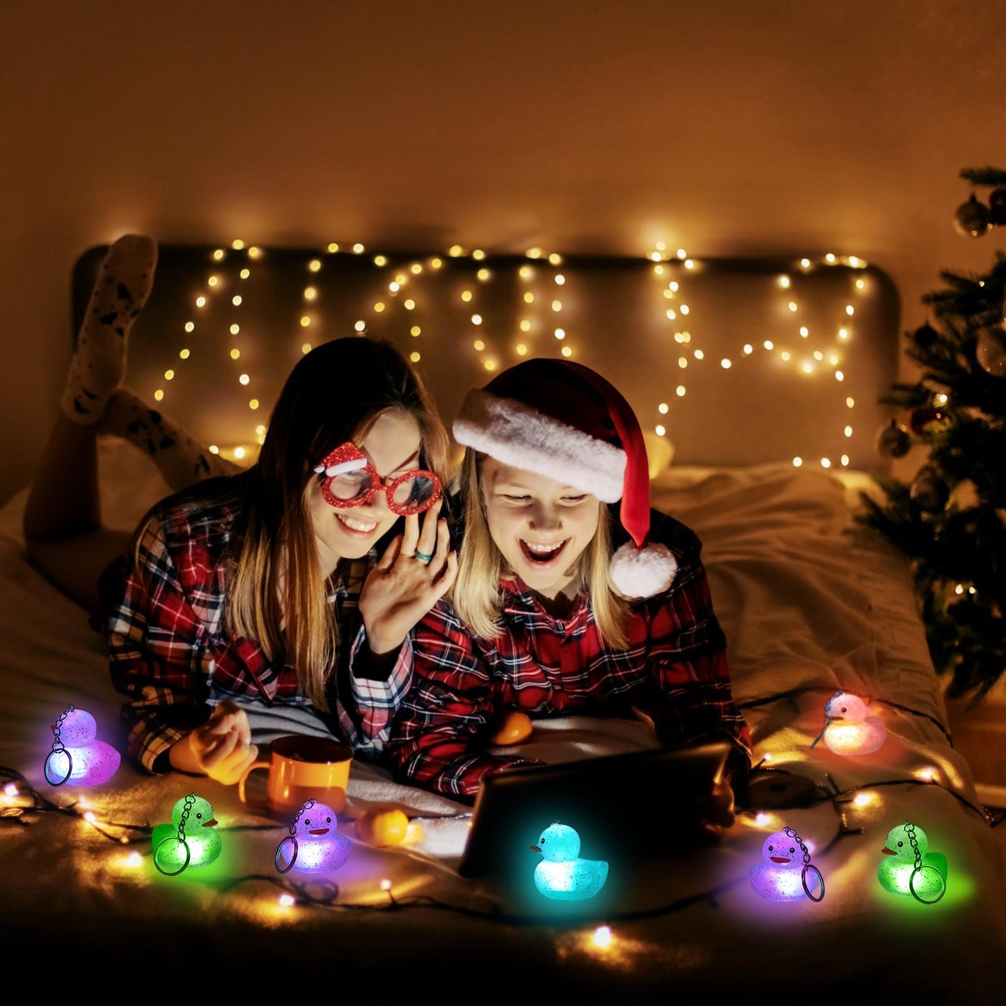 Deekin 100 Pcs LED Light up christmas Rubber Duck Keychain Cute Duck Keychains Bulk Mini Duck Party Favors 3D Duck Chains Small