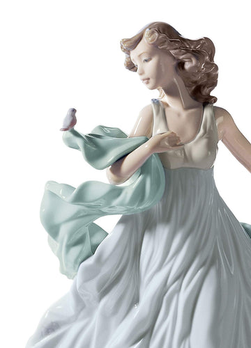Lladró Glossy Porcelain Figure Summer Serenade In Pastel Colors. Decorative Woman Figure.