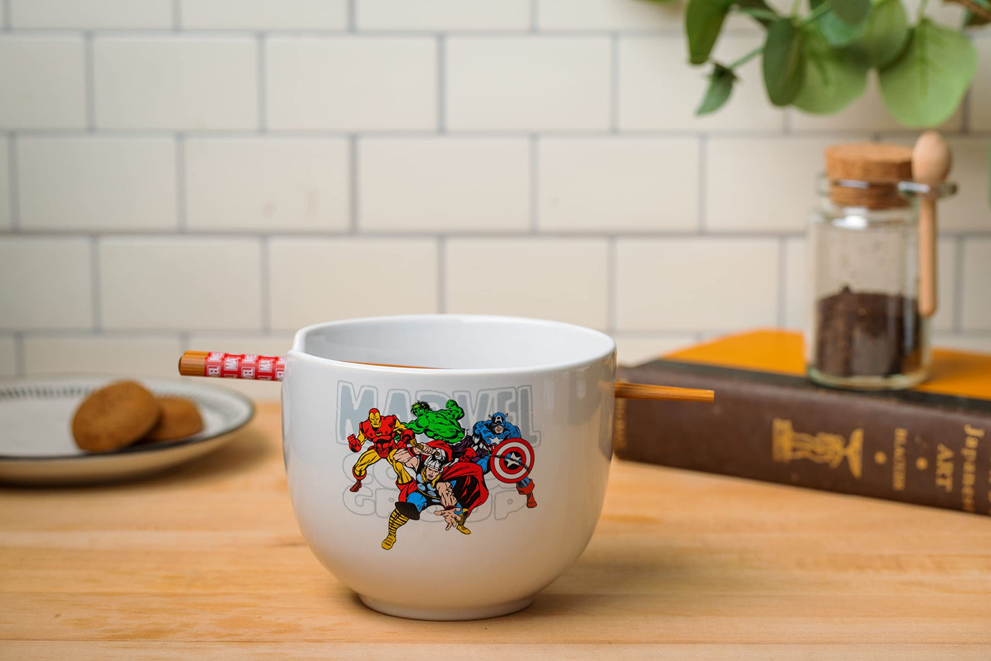 Marvel Retro Comics Group | 20-Ounce Ramen Bowl With Chopsticks
