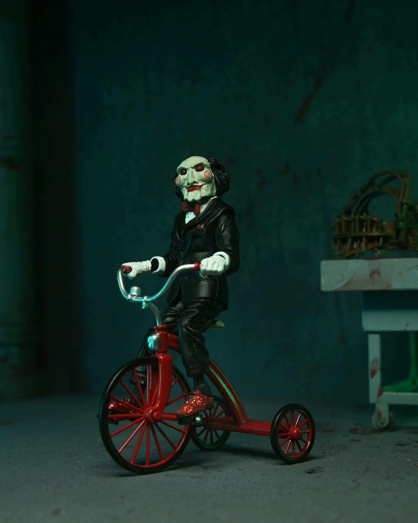 NECA Saw Ultimate Jigsaw Killer with Black Robe 7 Action Figure