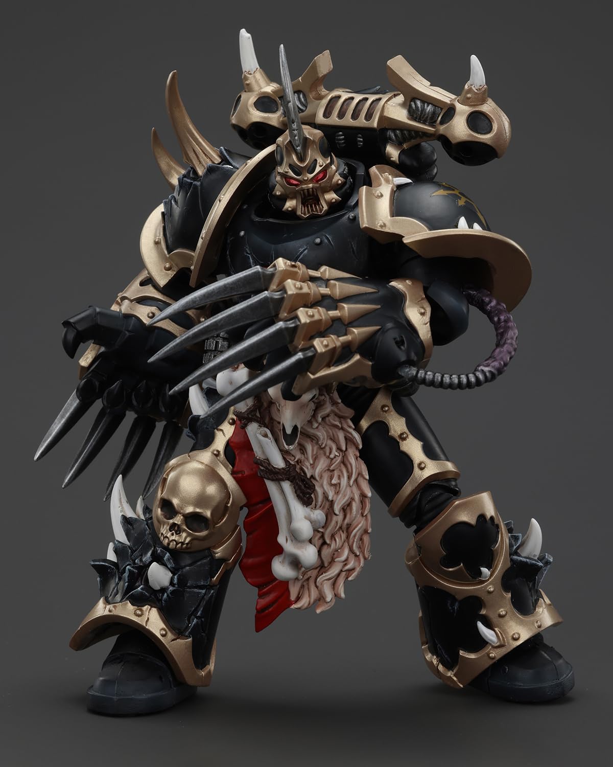 JoyToy Warhammer 40K Genuine License 1:18 Action Figure  Chaos Space Marines Black Chosen with Lightning Claws  4.96 inch Collectible Action Figures Sets