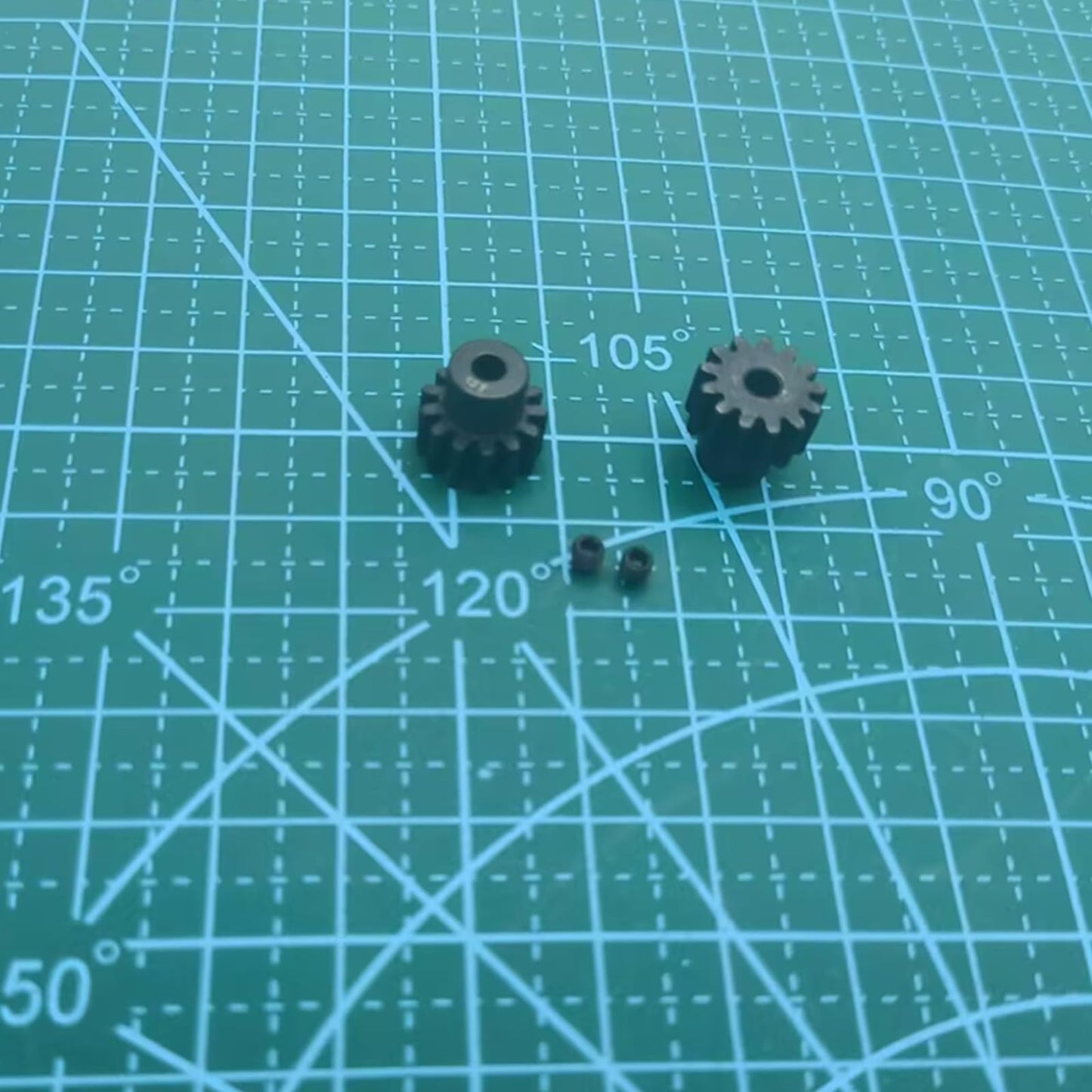 2pcs 3943X Hardened Steel 13-Tooth Pinion Gear (32 Pitch) for Traxxas Slash Rrustler Stampede Raptor 4x4 VXL TRX-4 TRX-6 Hop Ups