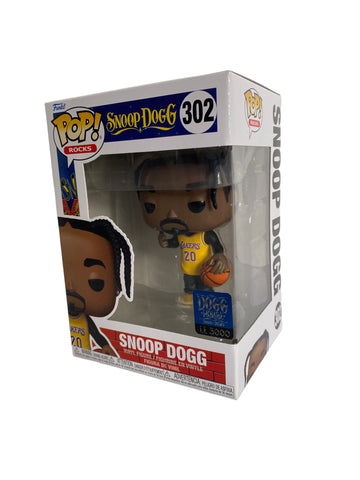 Snoop Dogg Yellow Lakers Jersey Exclusive Vinyl Figure
