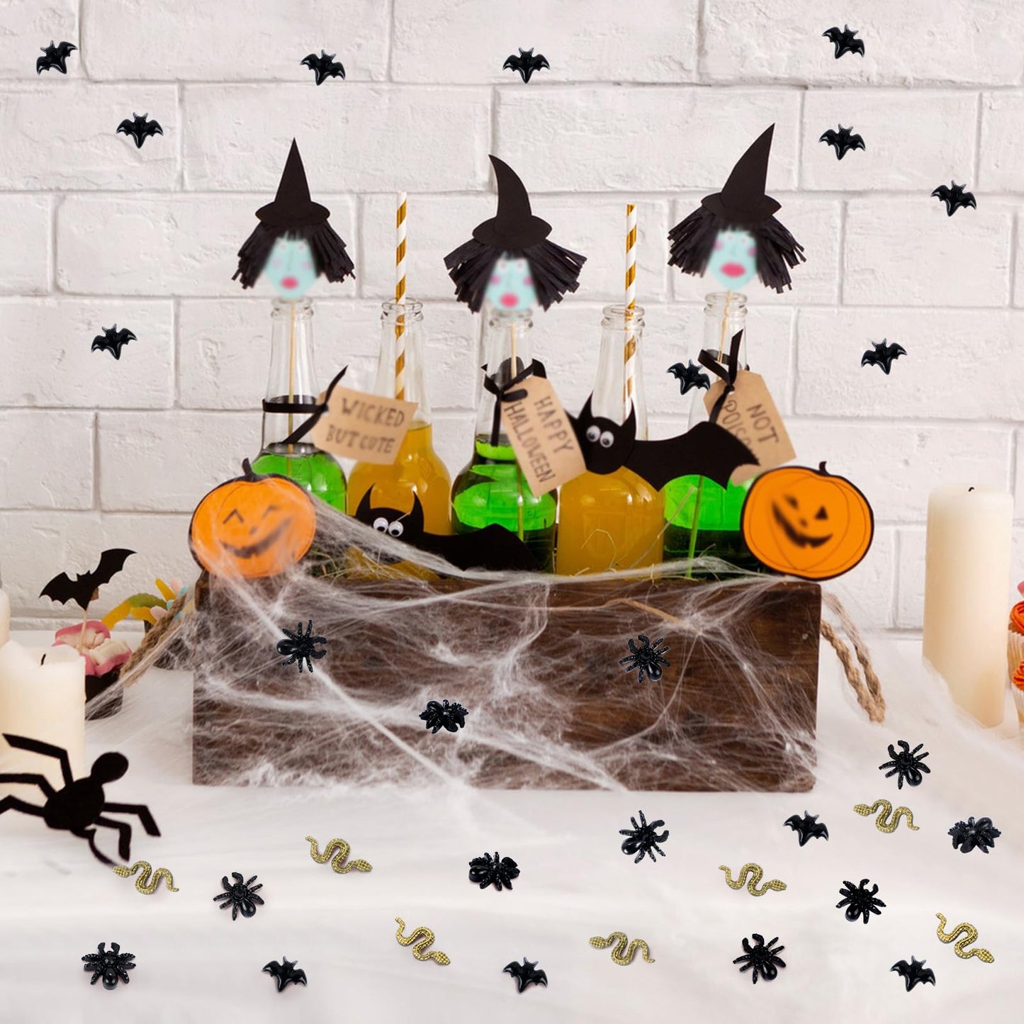 200 Pieces Miniature Halloween Decorations Tiny Resin Insect Mini Spiders Mini Bats Mini Snakes Halloween Miniatures For Crafts