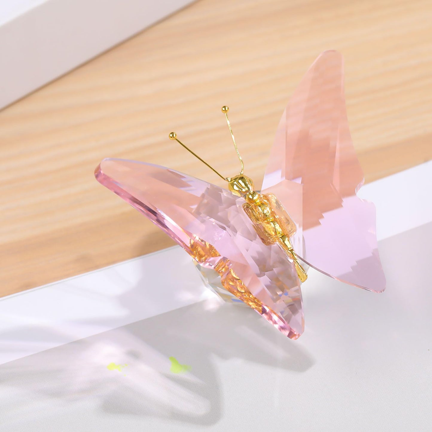 Movdyka Crystal Butterfly Decor Figurines Gifts For Women, Pink Glass Butterfly Craft Desk Office Dcorations Table Centerpieces,