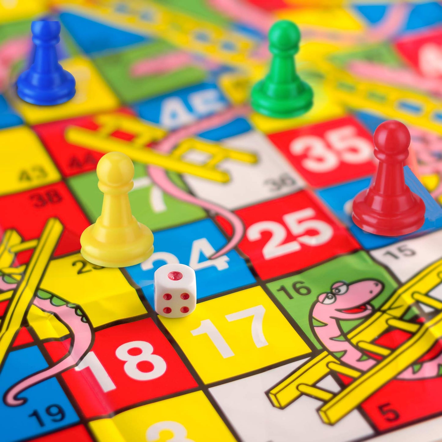 Shappy 32-Piece Multicolor Plastic Pawn Game Set for Board Games - 1 Inch Red Markers