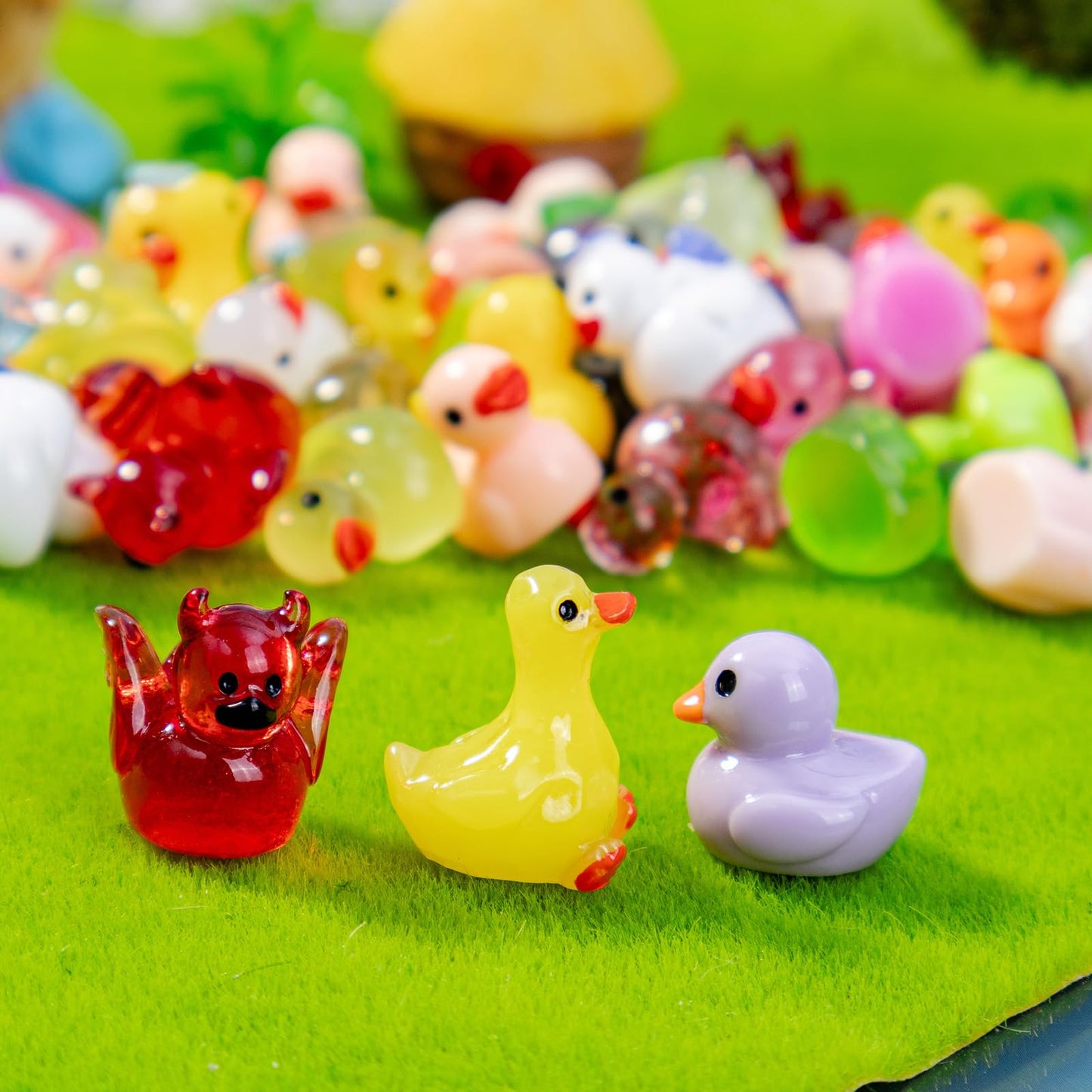 122 PCS Mini Ducks Resin,Colorful Multiple Styles Tiny Animals,Little Small Cute Duck Decoration Pattern, Sunglasses, Shiny, Pro