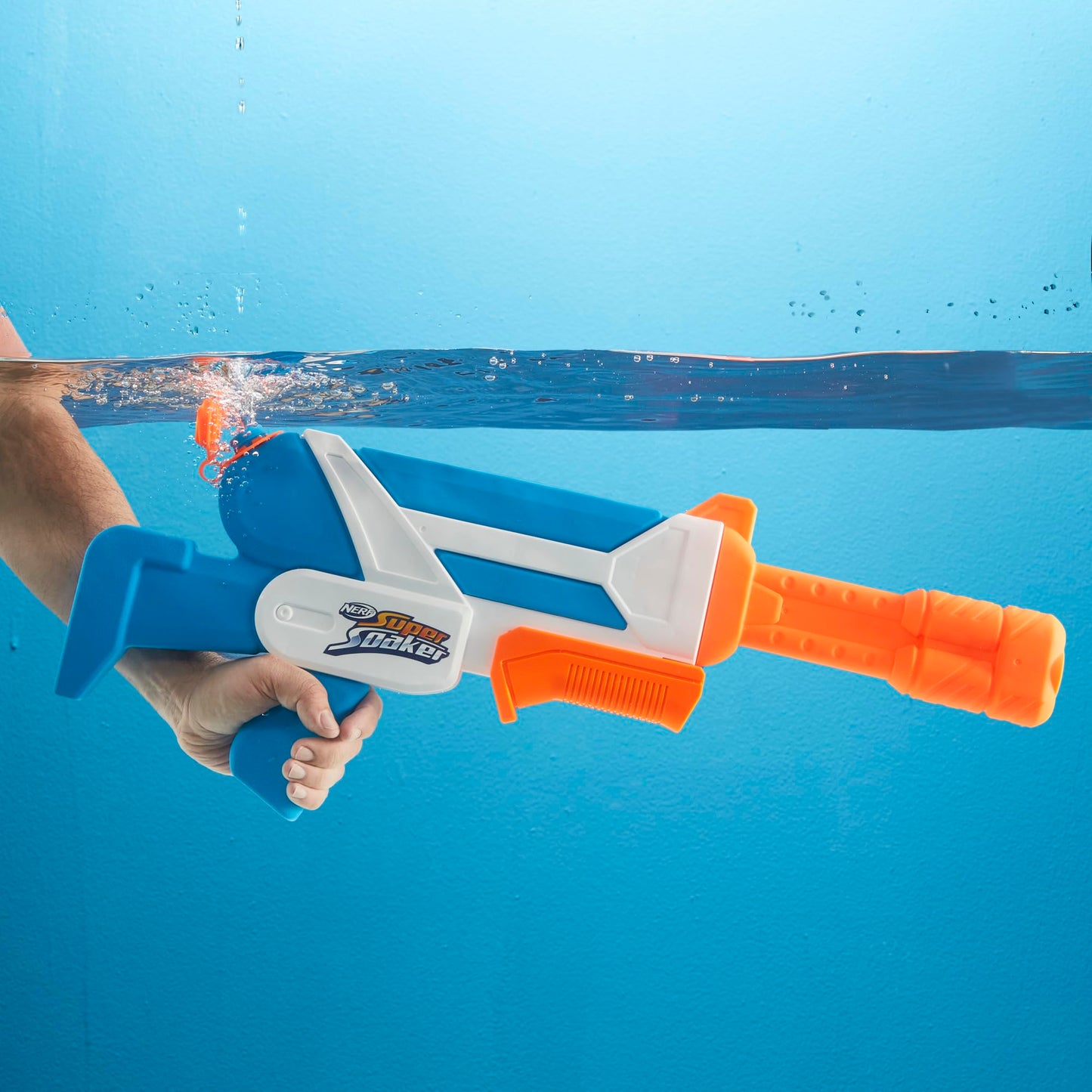 Nerf Super Soaker Twister Water Blaster, 2 Twisting Streams Of Water, Pump To Fire, Outdoor Water-Blasting Fun For Kids Teens Adults